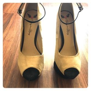 Sexy high heels shoes